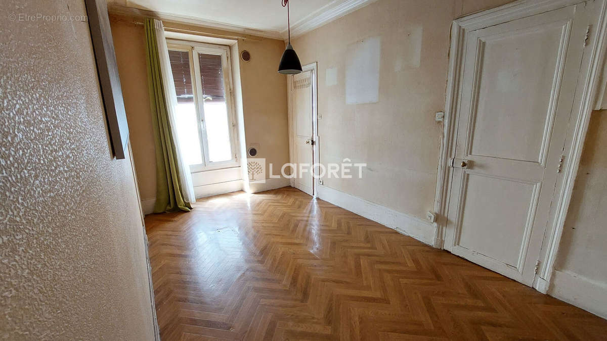 Appartement à PARIS-11E