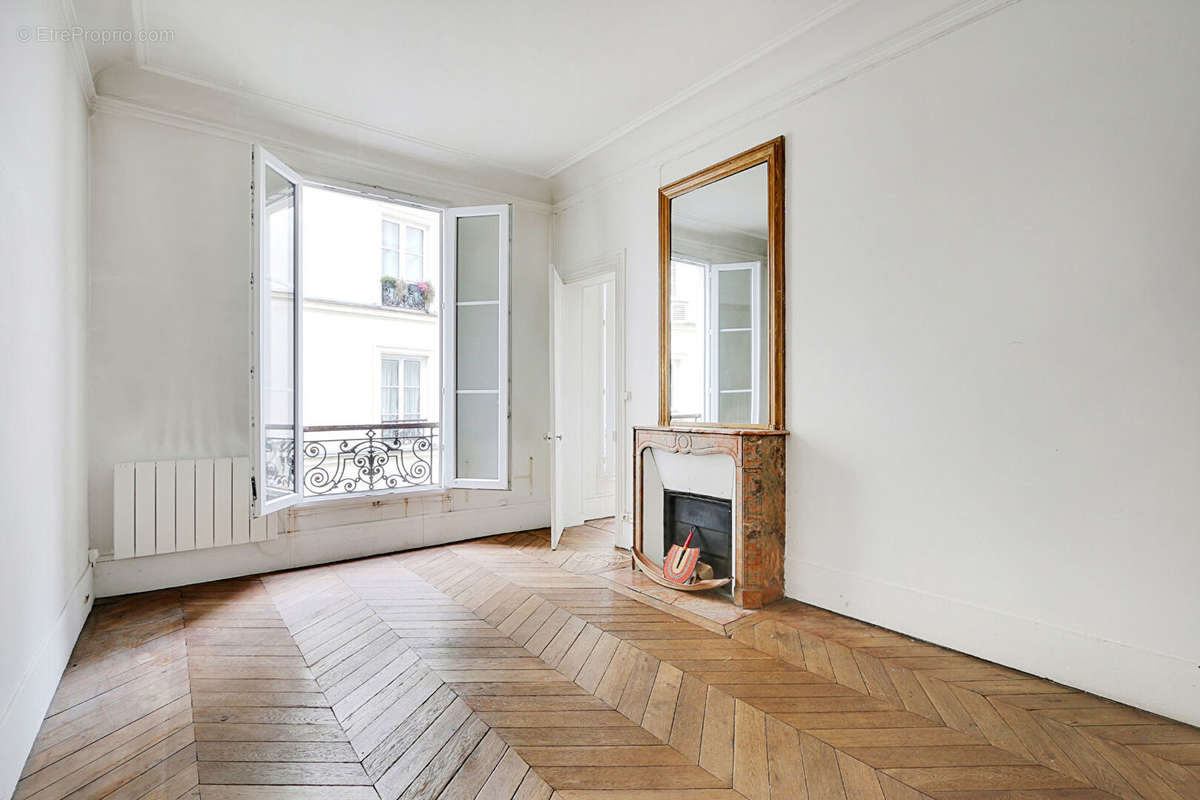 Appartement à PARIS-11E