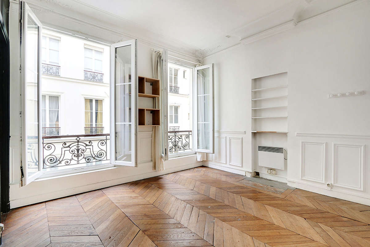 Appartement à PARIS-11E