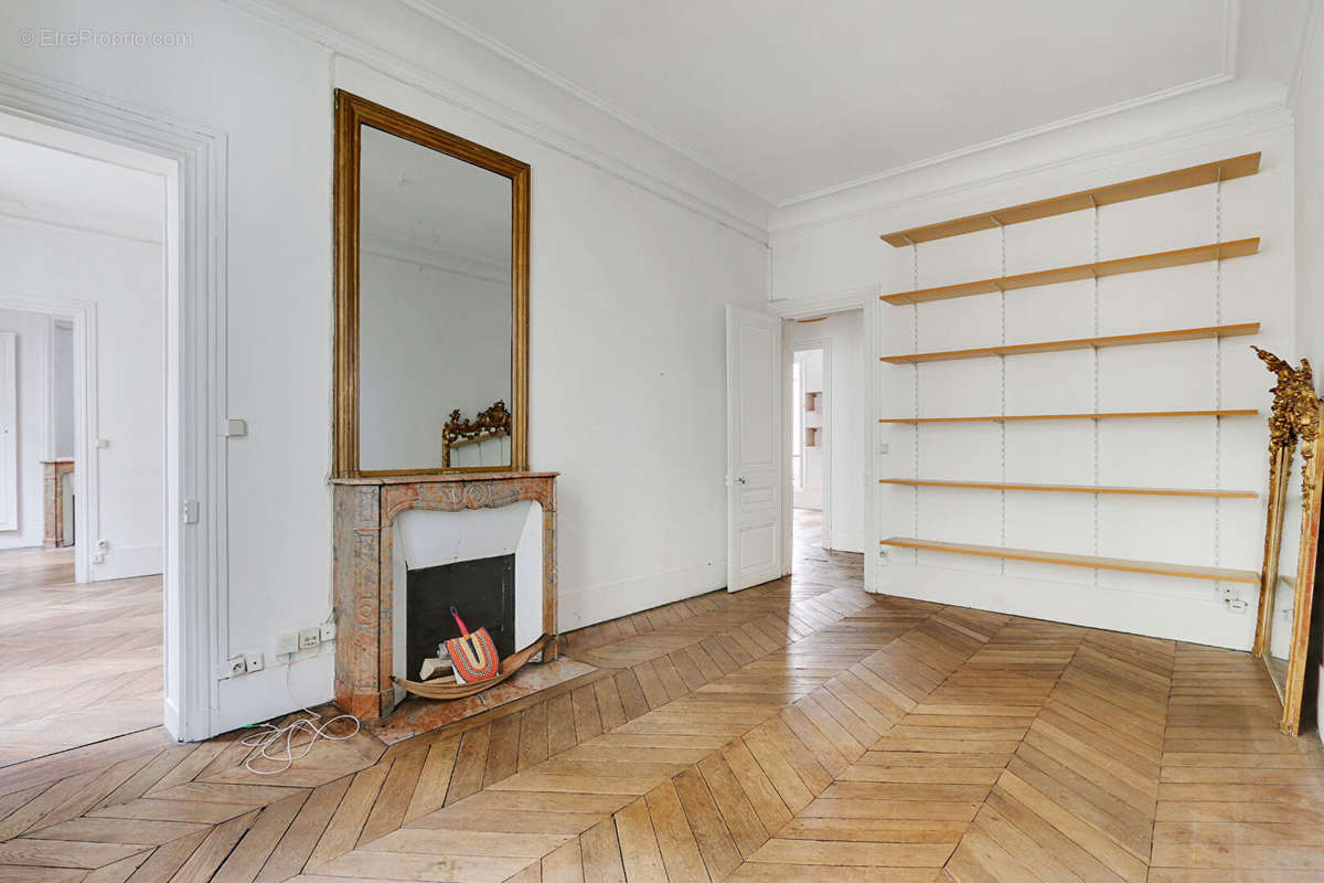 Appartement à PARIS-11E