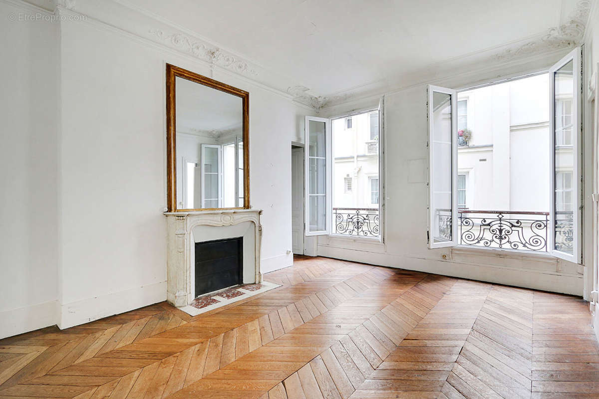 Appartement à PARIS-11E