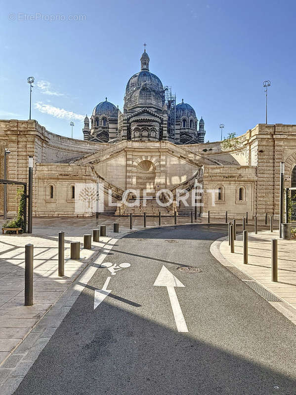 Appartement à MARSEILLE-2E