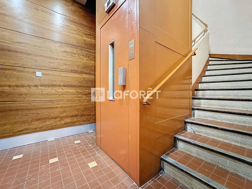 Appartement à MARSEILLE-2E