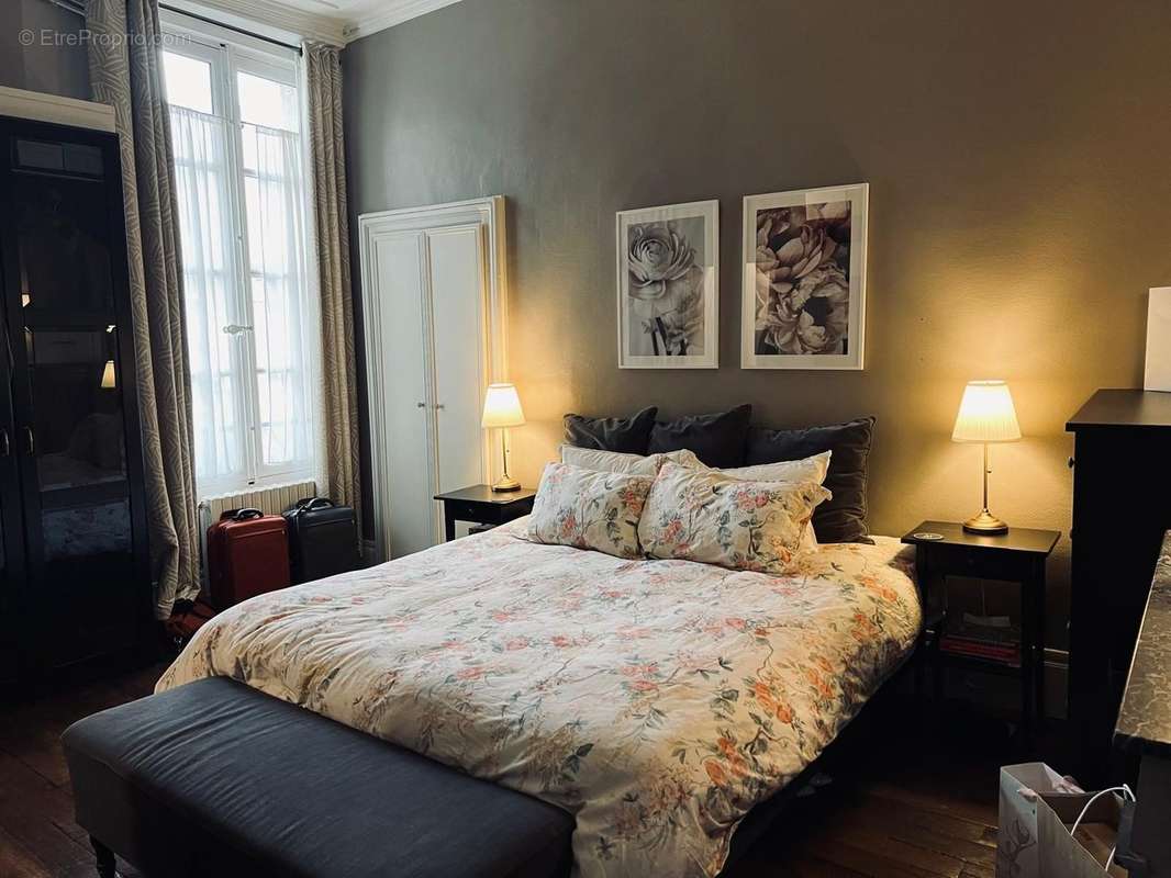 Appartement à VERSAILLES