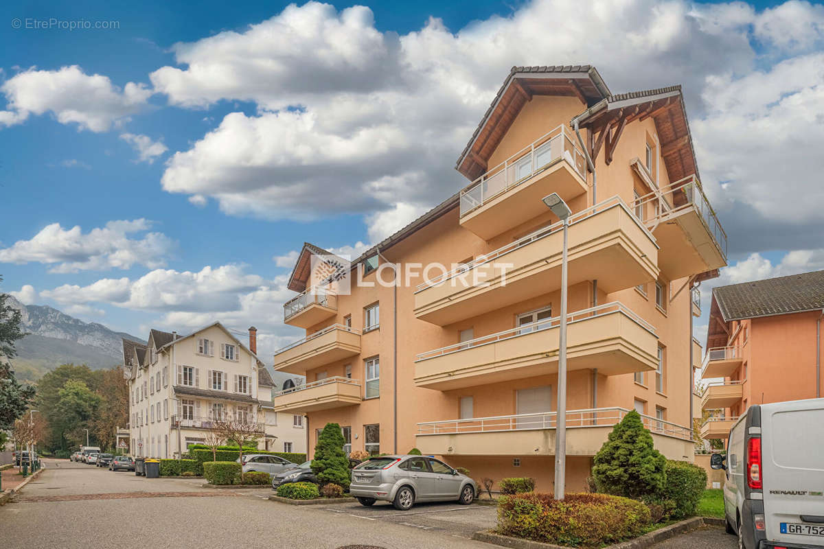 Appartement à CHALLES-LES-EAUX