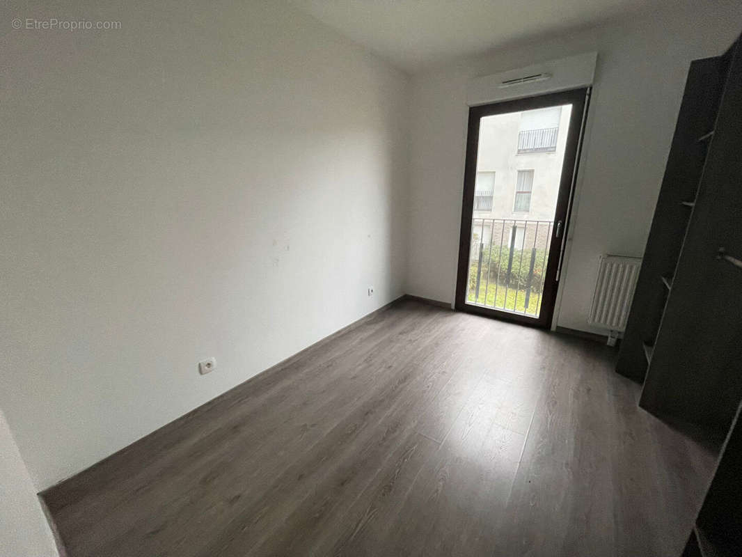 Appartement à LES PAVILLONS-SOUS-BOIS