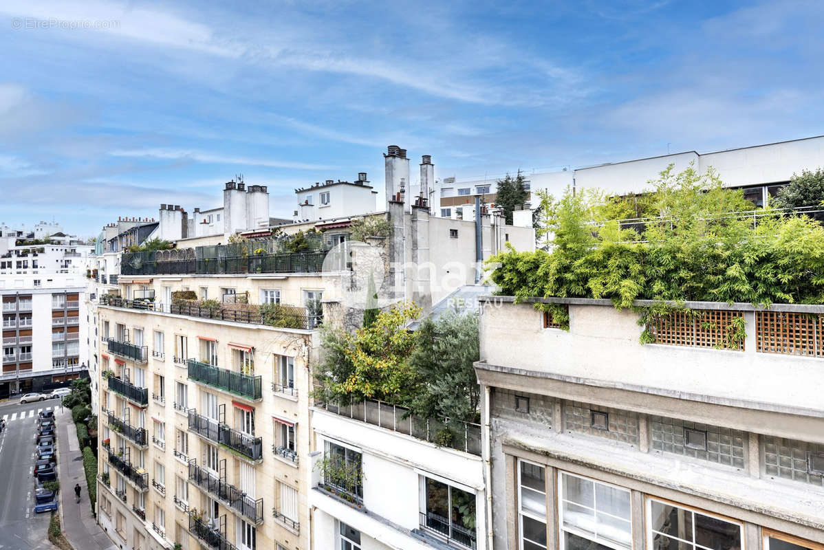 Appartement à PARIS-16E