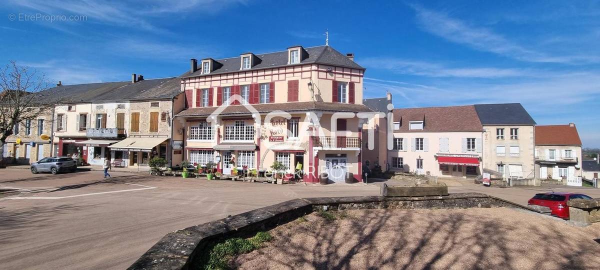 Photo 1 - Commerce à QUARRE-LES-TOMBES