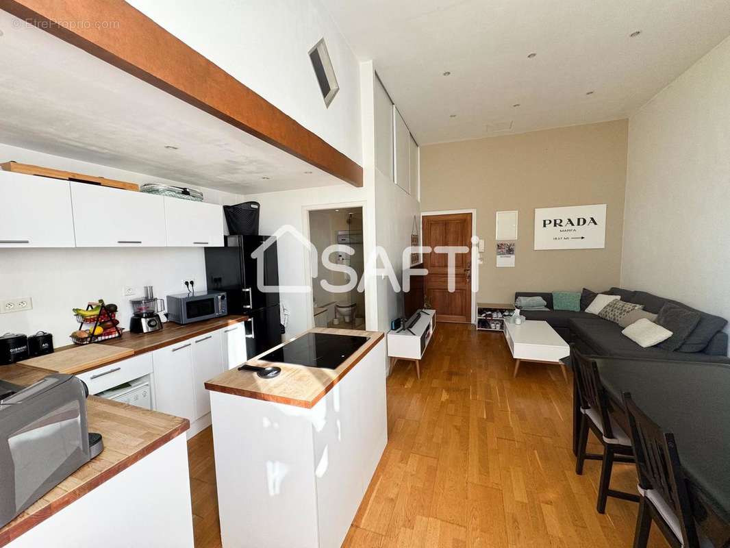 Photo 2 - Appartement à LA FARE-LES-OLIVIERS