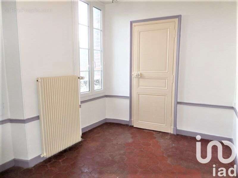 Photo 2 - Appartement à VILLENEUVE-SUR-YONNE