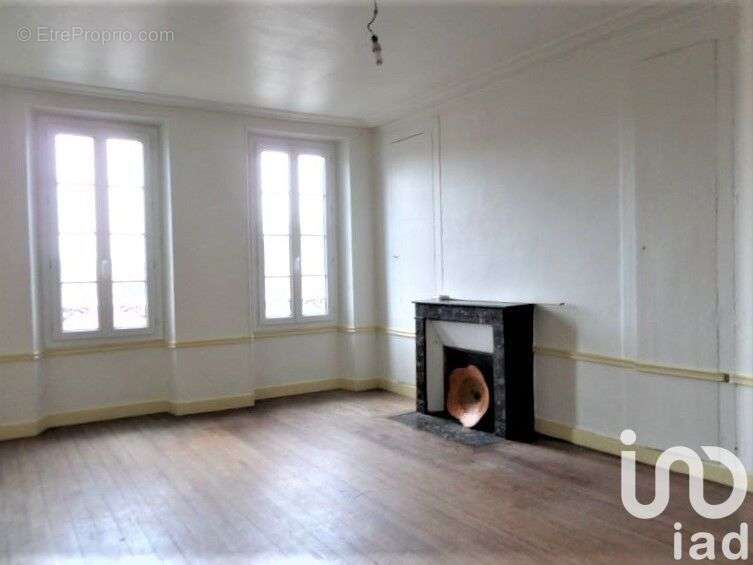 Photo 6 - Appartement à VILLENEUVE-SUR-YONNE