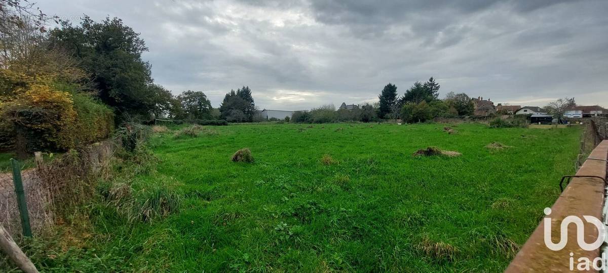 Photo 1 - Terrain à EVAUX-LES-BAINS