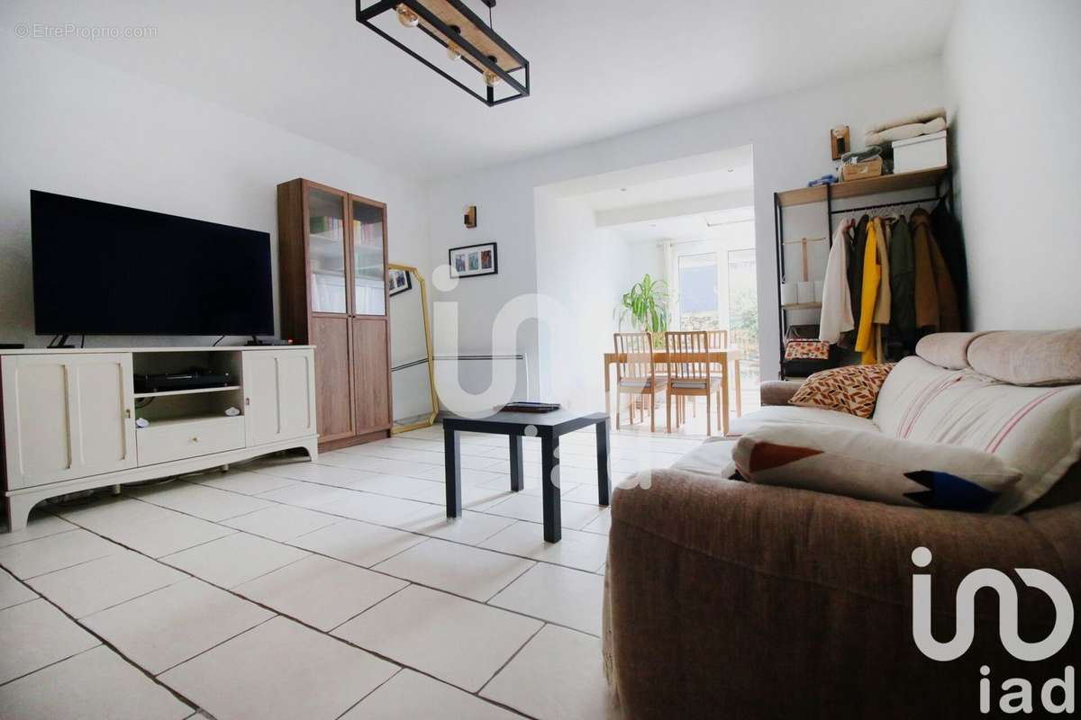 Photo 2 - Appartement à MAGNY-LE-HONGRE