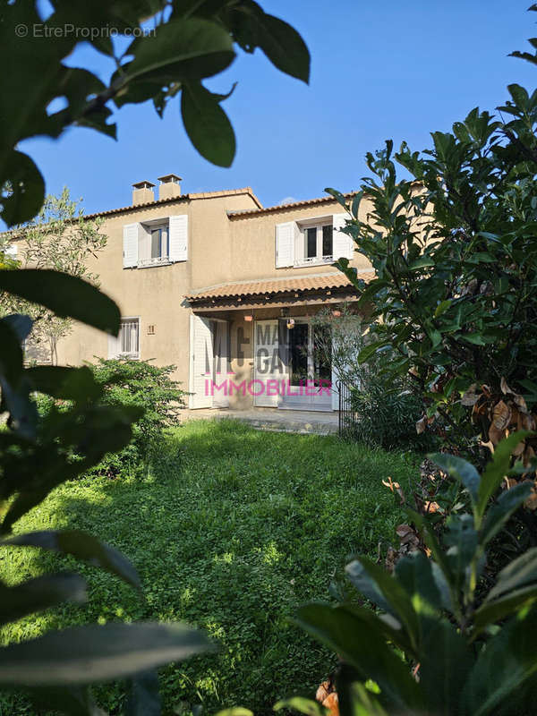 Maison à PERNES-LES-FONTAINES