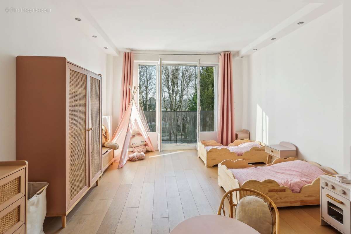 Appartement à NEUILLY-SUR-SEINE