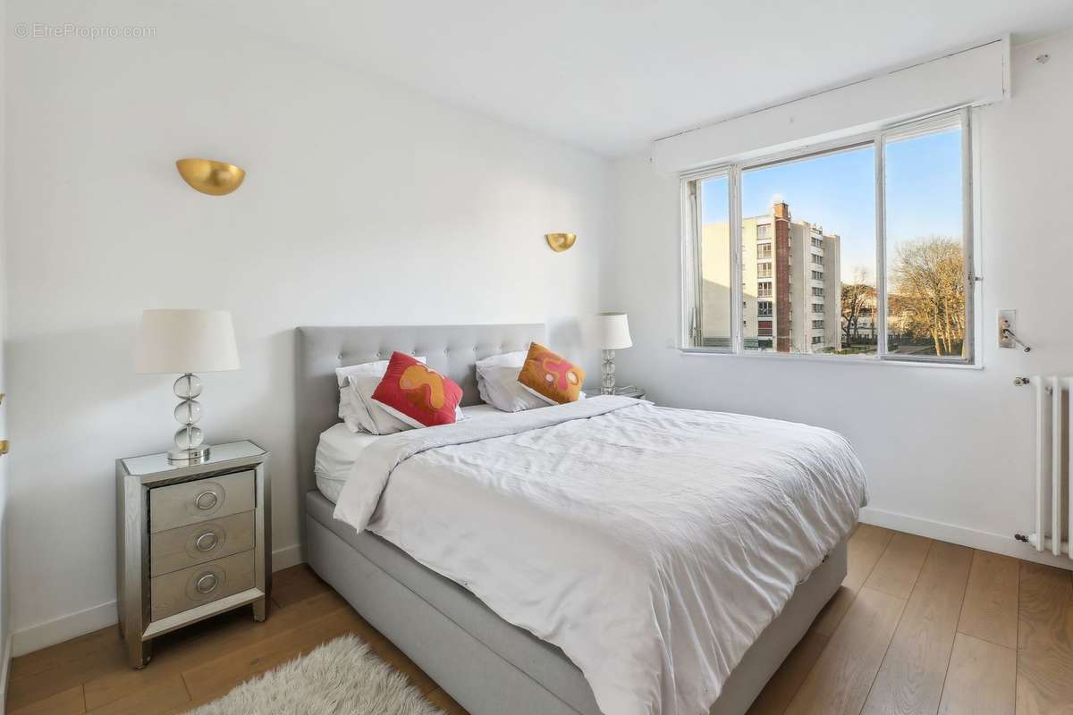 Appartement à NEUILLY-SUR-SEINE