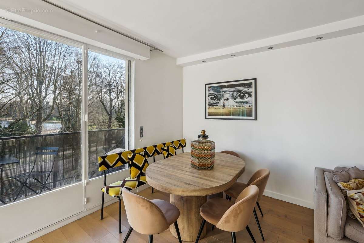 Appartement à NEUILLY-SUR-SEINE