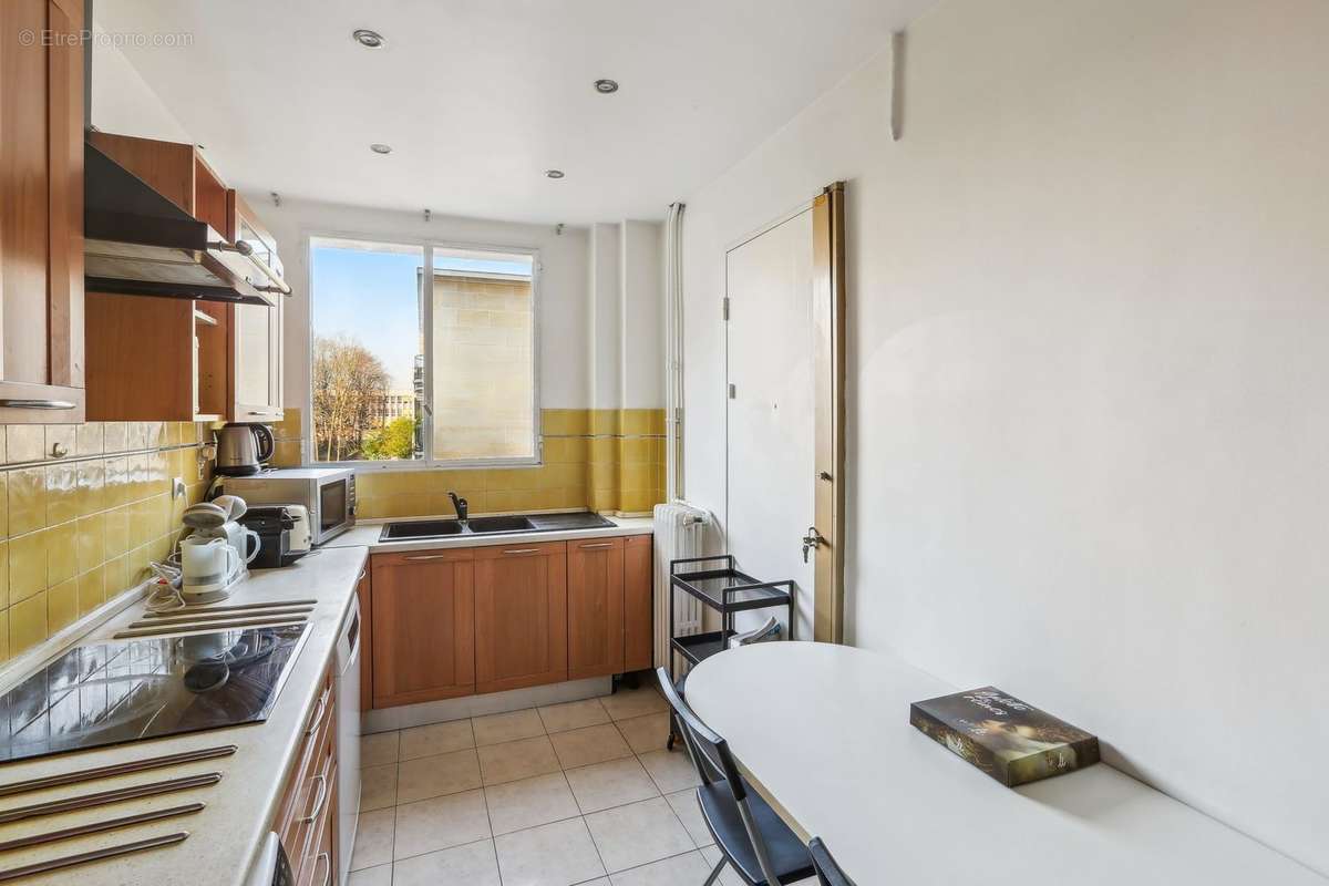 Appartement à NEUILLY-SUR-SEINE