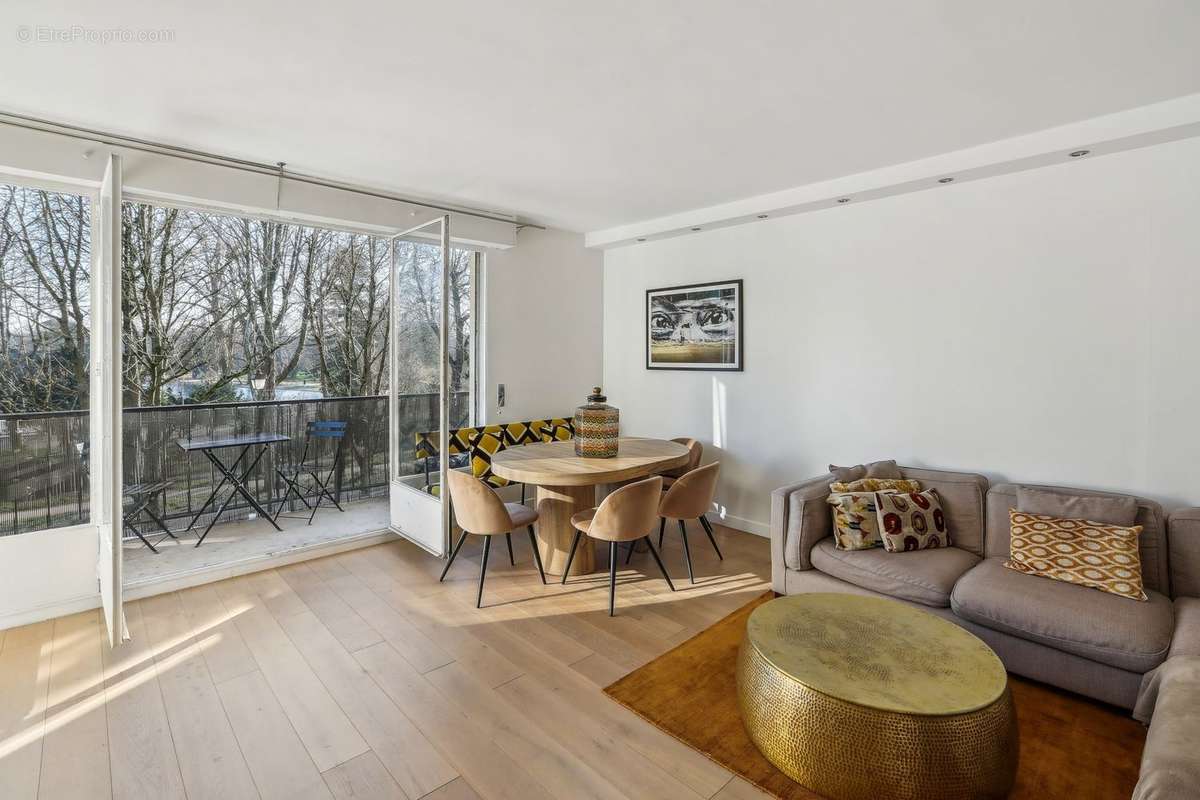 Appartement à NEUILLY-SUR-SEINE