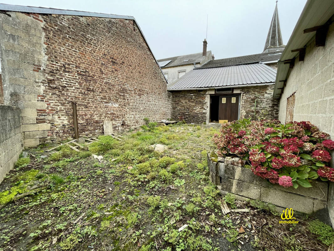 Maison à LES MAZURES