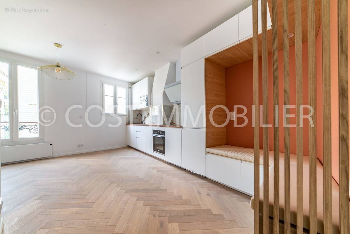 Appartement à COURBEVOIE