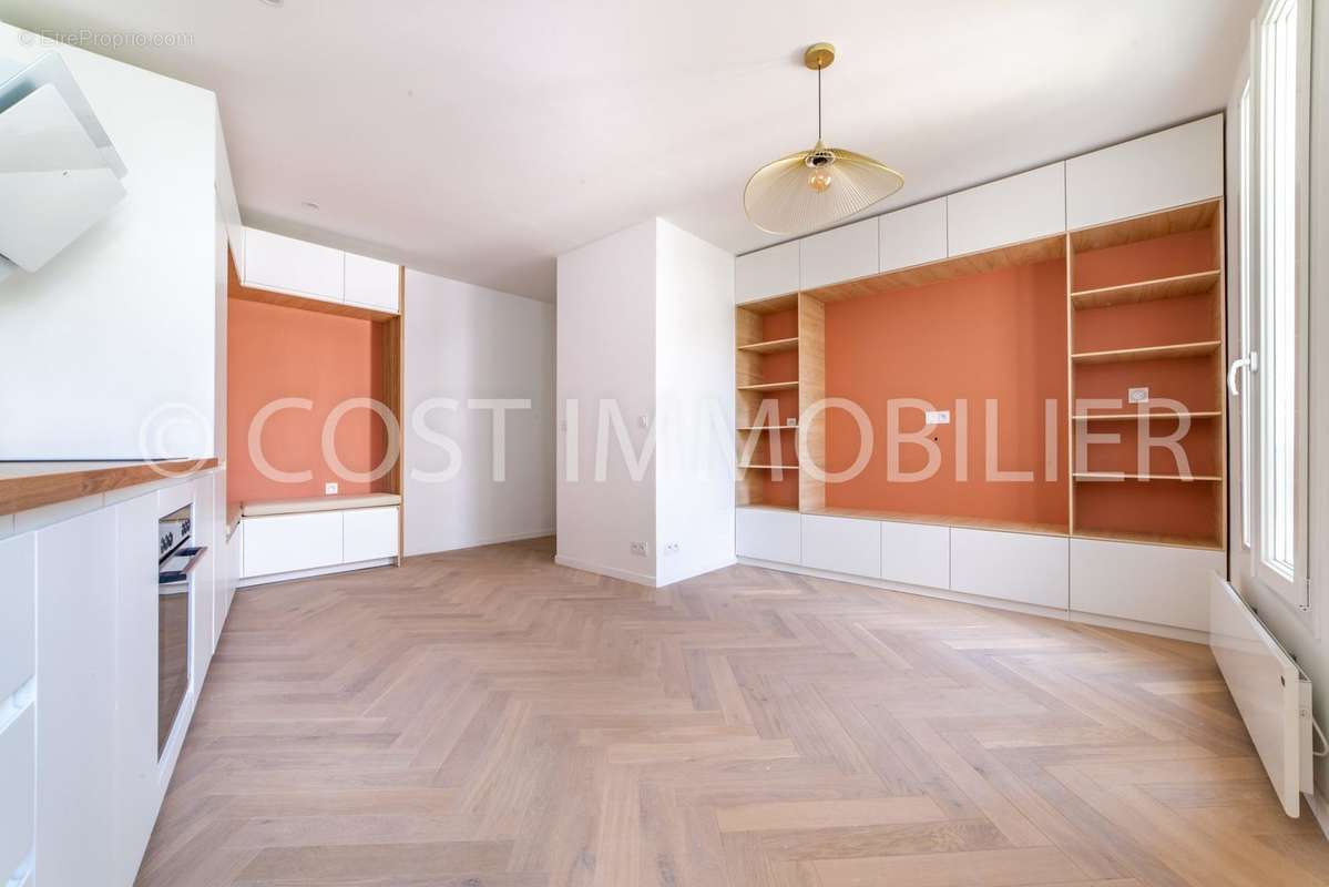 Appartement à COURBEVOIE