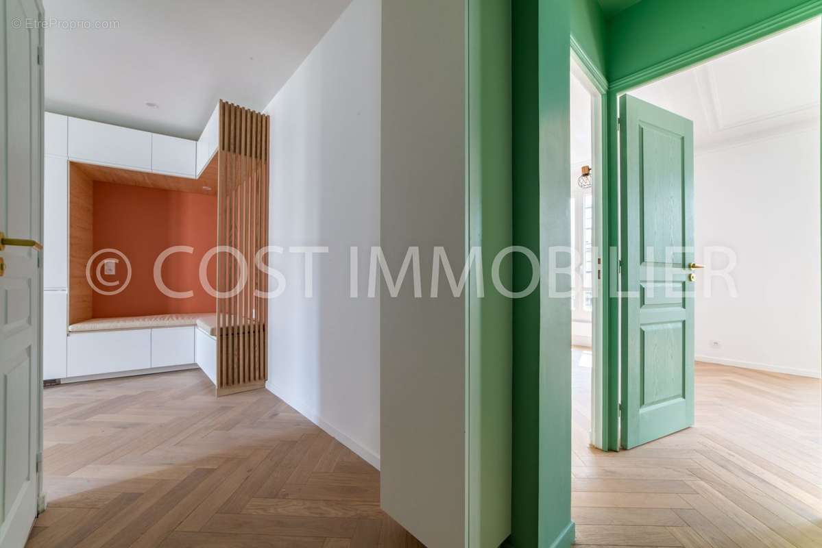 Appartement à COURBEVOIE