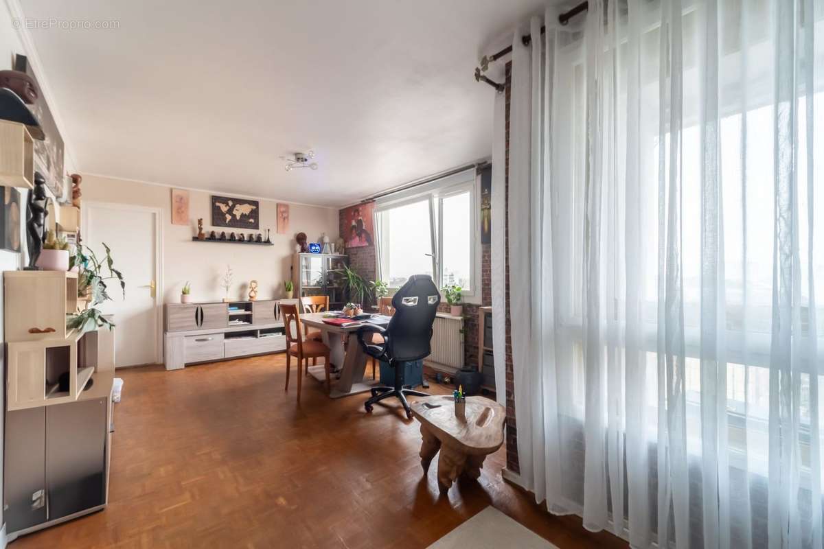 Appartement à EPINAY-SUR-SEINE