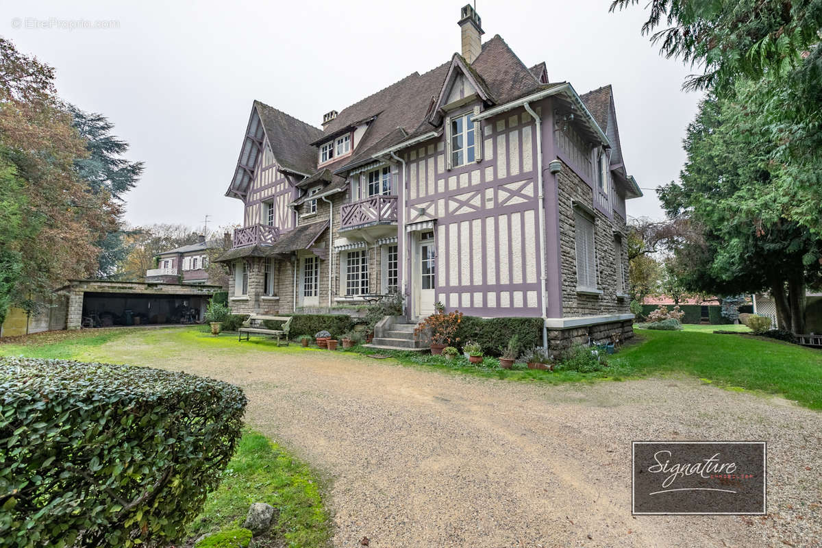 Maison à CHANTILLY