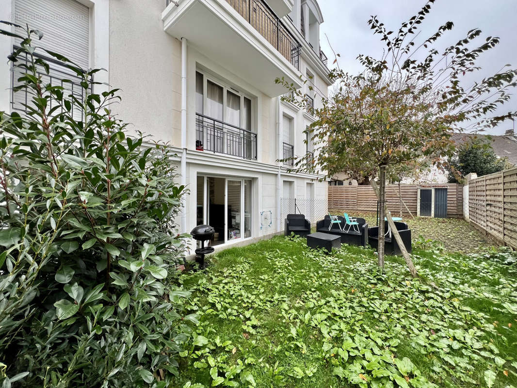 Appartement à LE BLANC-MESNIL