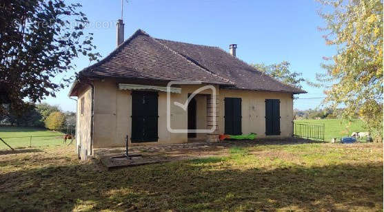 Maison à ARNAC-POMPADOUR