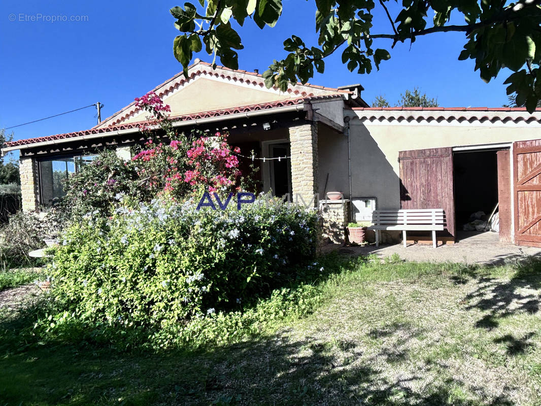 Maison à SAINT-CYR-SUR-MER