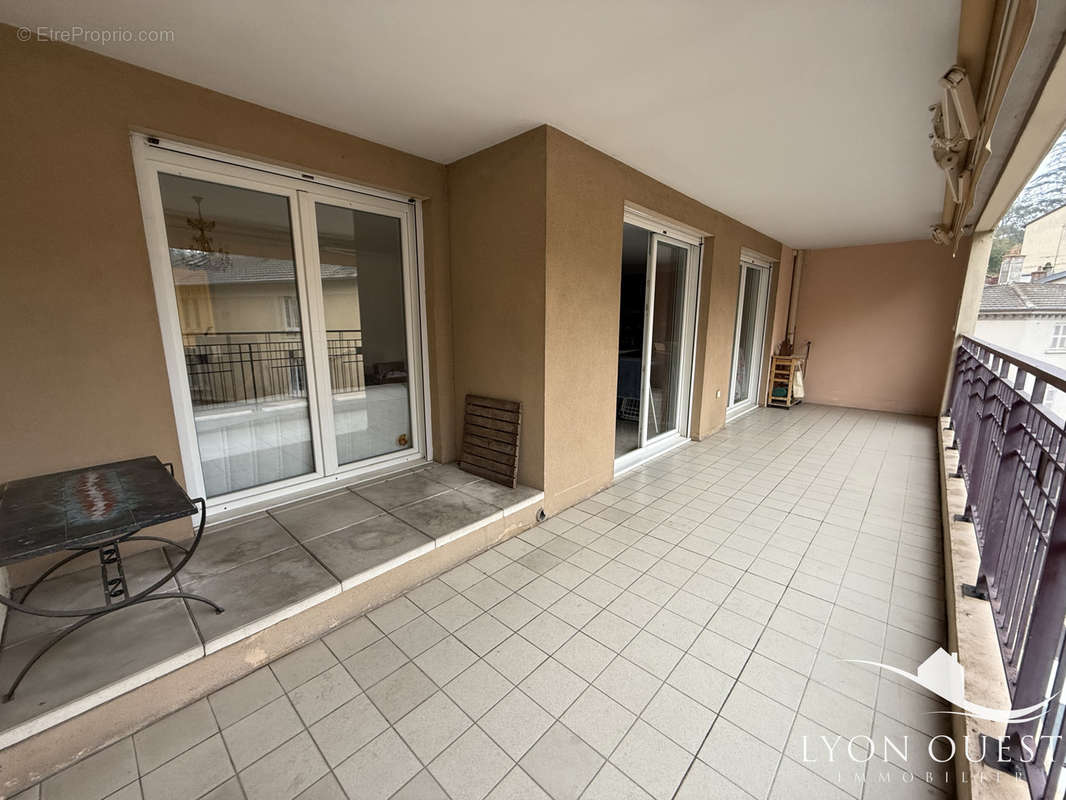 Appartement à CHARBONNIERES-LES-BAINS