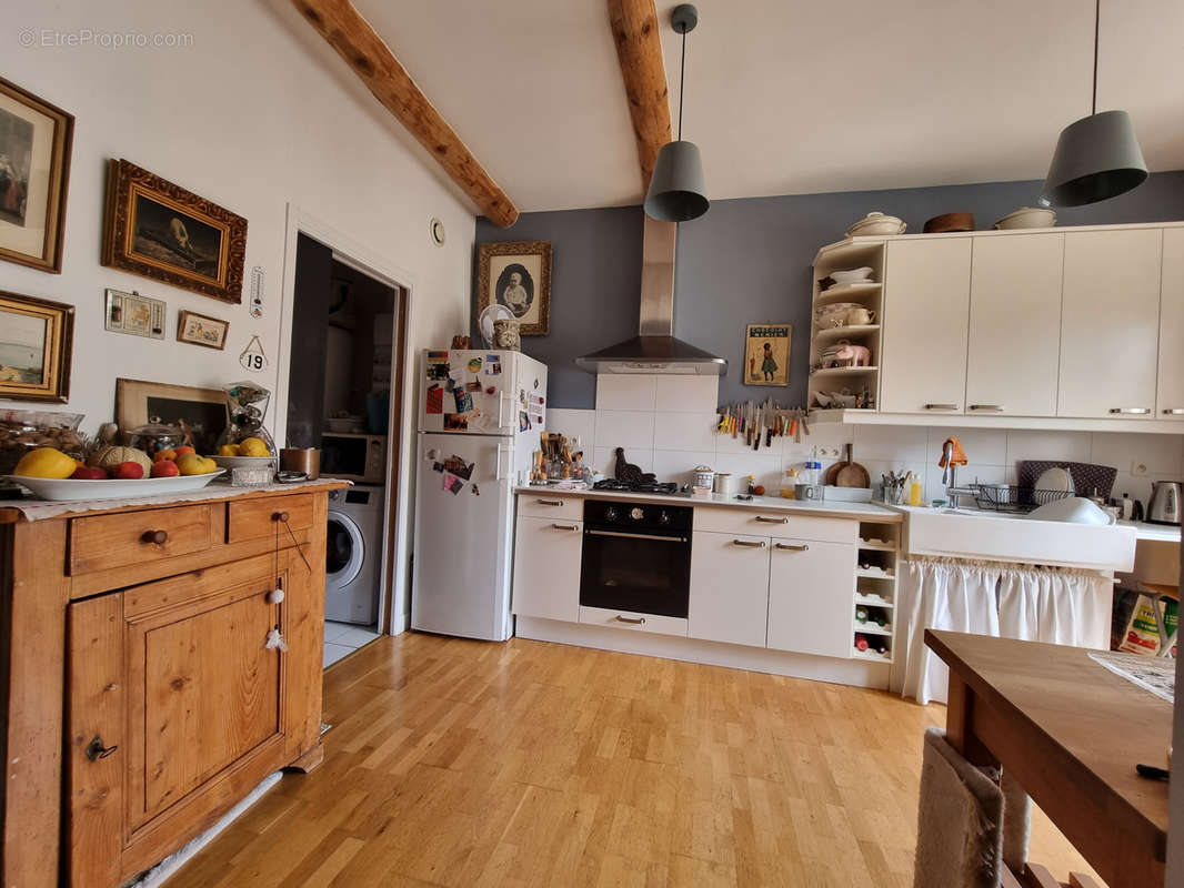 Appartement à BAGNOLS-SUR-CEZE