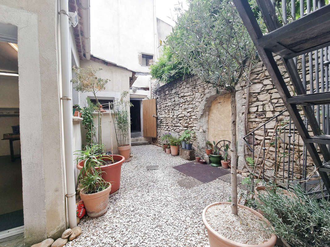 Appartement à BAGNOLS-SUR-CEZE