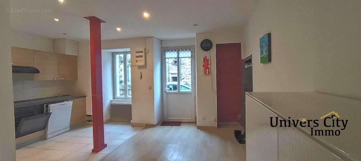 Appartement à SAINT-ETIENNE-DE-MONTLUC