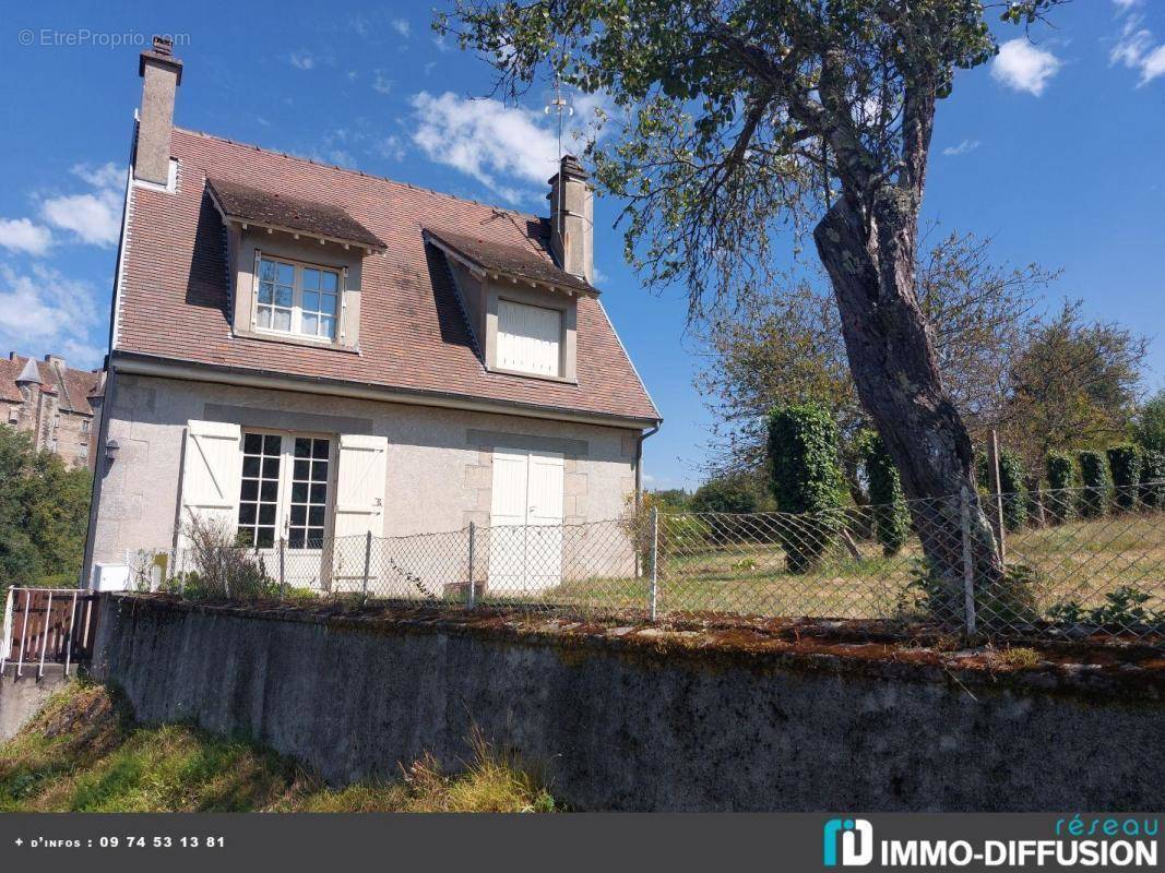 Maison à BOUSSAC