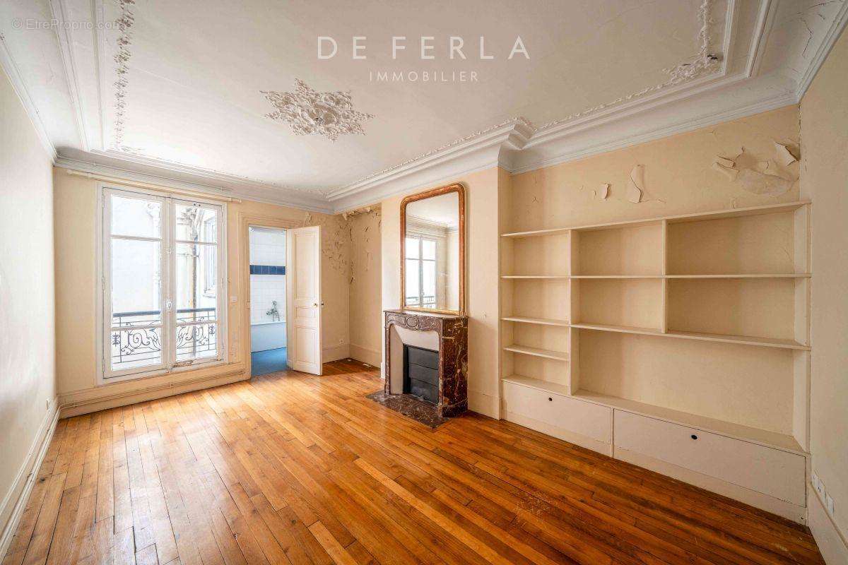 Appartement à PARIS-14E