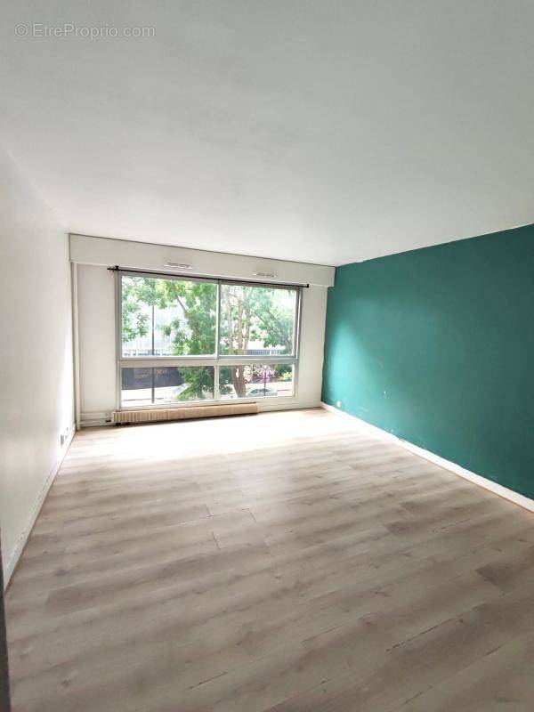 Appartement à PARIS-19E