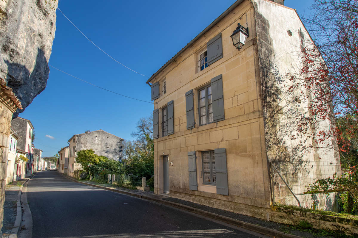 Maison à SAINT-SAVINIEN