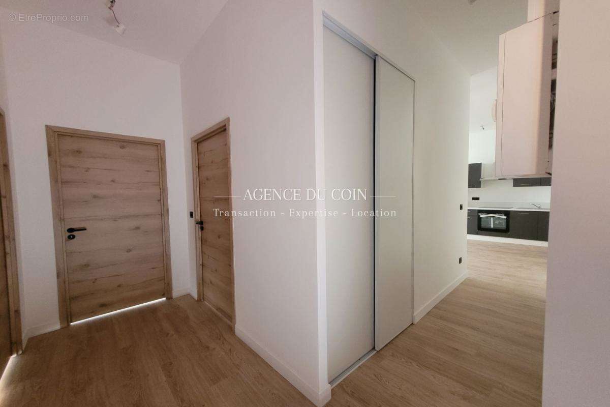 Appartement à LE MUY