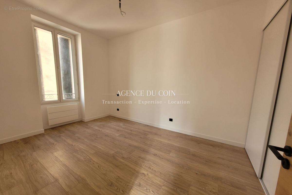 Appartement à LE MUY