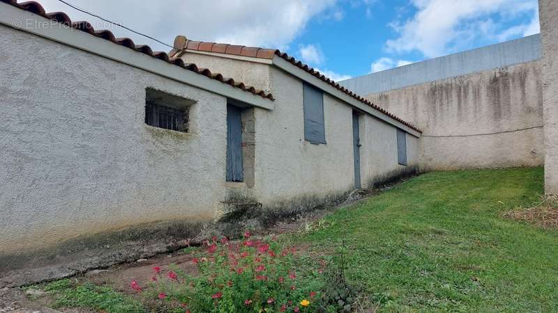 Maison à ALMAYRAC