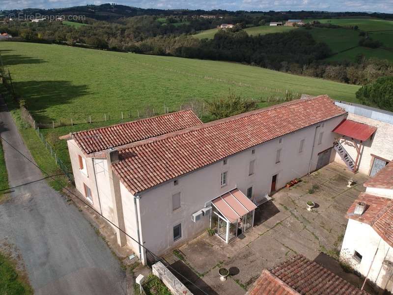 Maison à ALMAYRAC