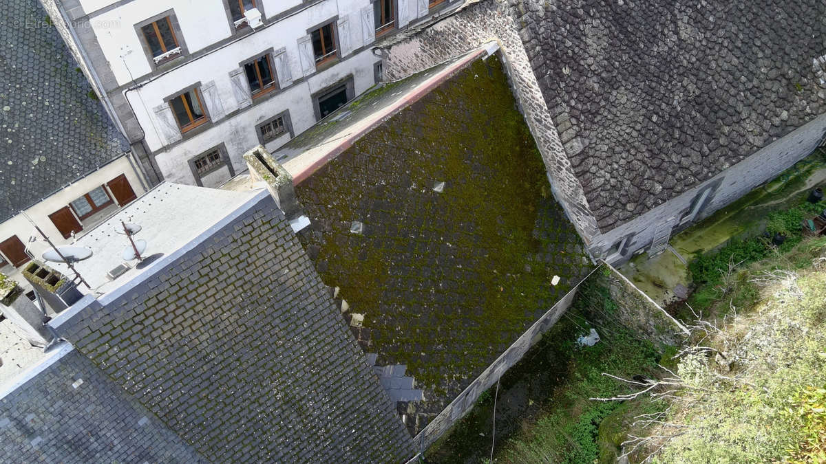 Appartement à ROCHEFORT-MONTAGNE