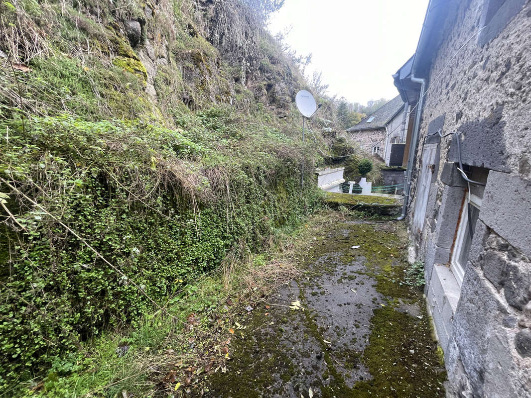 Appartement à ROCHEFORT-MONTAGNE