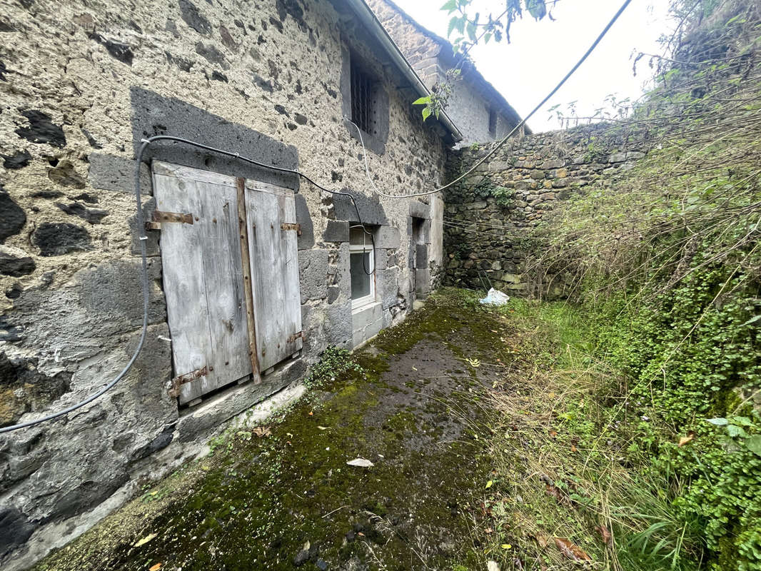 Appartement à ROCHEFORT-MONTAGNE