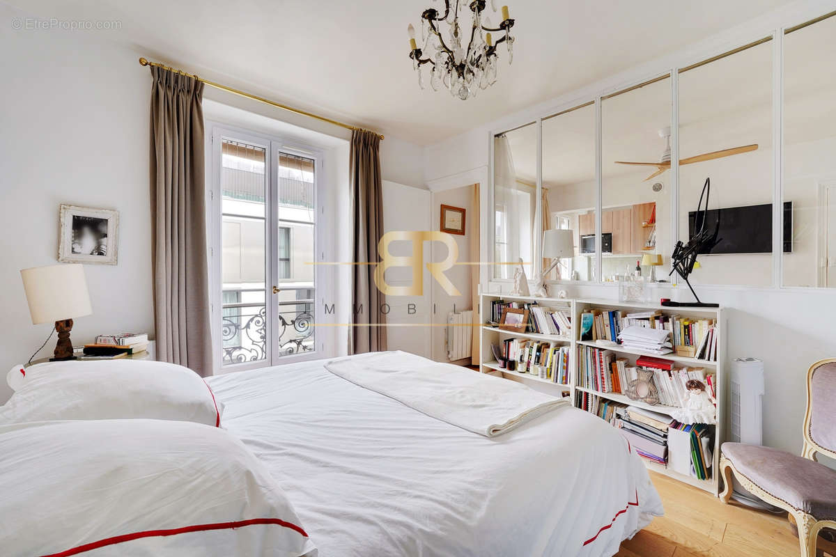 Appartement à PARIS-14E