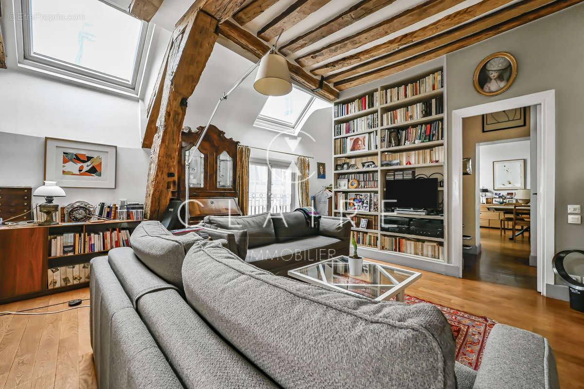 Appartement à PARIS-3E