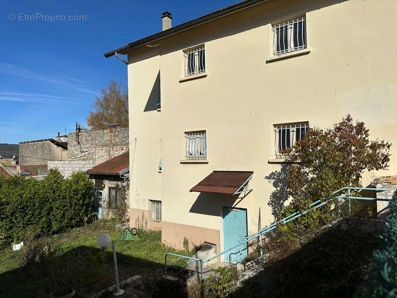 Maison à OYONNAX